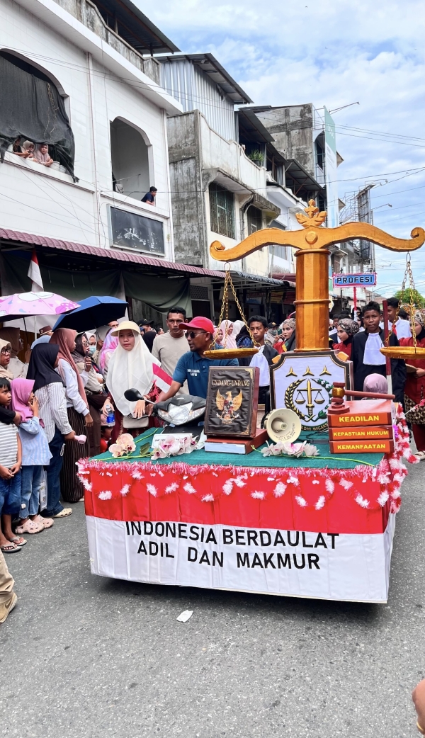 Meriahkan HUT RI-81, SMPN 1 Blangpidie Raih Juara 3 pada Karnaval Kabupaten Aceh Barat Daya